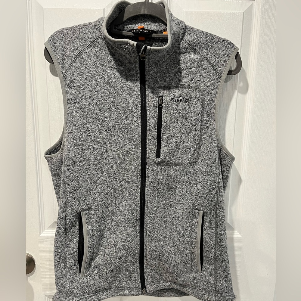 Orvis mens gray fleece vest Sz M, very good condition!